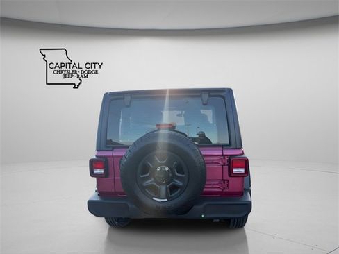 Used 2024 Jeep Wrangler Sport image 5