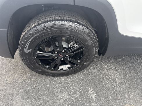 Used 2023 GMC Terrain AT4 AWD/4WD image 12