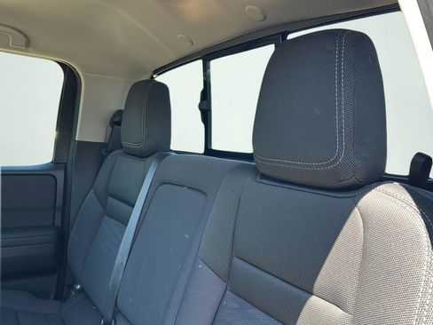 Used 2024 Nissan Frontier SV AWD/4WD image 22