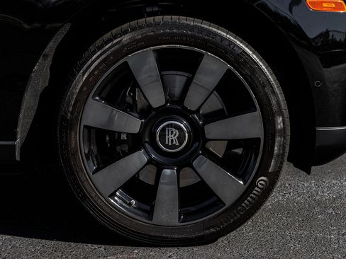 Used 2024 Rolls-Royce Cullinan Base w/ Cullinan Package image 23