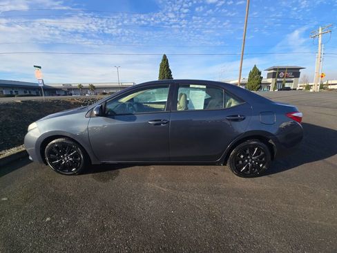 Used 2016 Toyota Corolla LE image 8