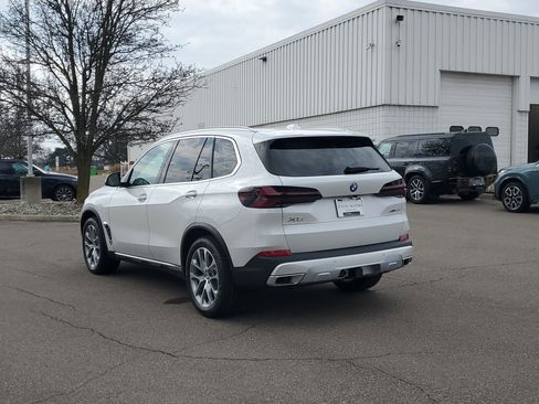 New 2026 BMW X5 xDrive40i w/ Premium Package AWD/4WD image 2