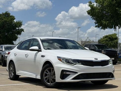 Used 2020 Kia Optima LX FWD image 2