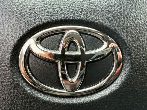 Used 2023 Toyota RAV4 XLE Premium image 16