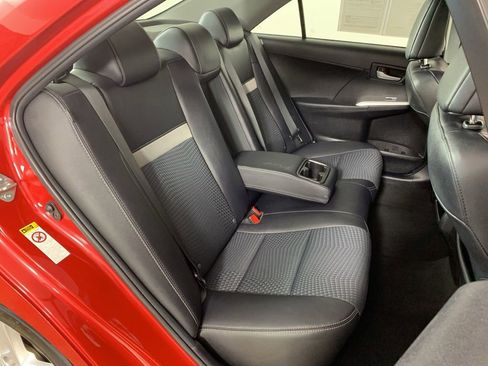 Used 2013 Toyota Camry SE FWD image 30