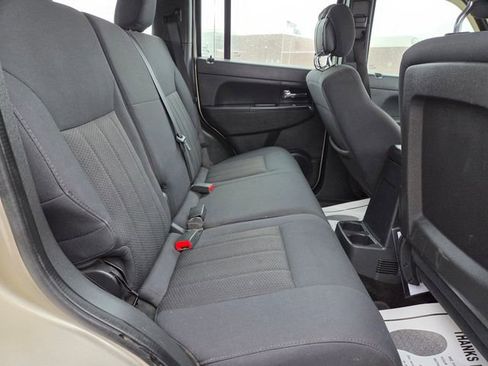 Used 2011 Jeep Liberty Sport AWD/4WD image 40