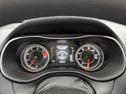 Used 2019 Jeep Cherokee Latitude w/ Popular Appearance Group image 32