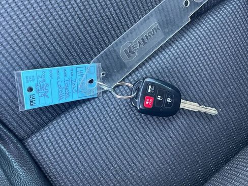 Used 2015 Toyota Corolla S image 76