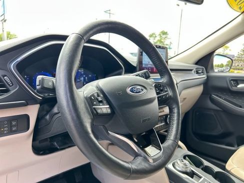 Used 2020 Ford Escape Titanium AWD/4WD image 33