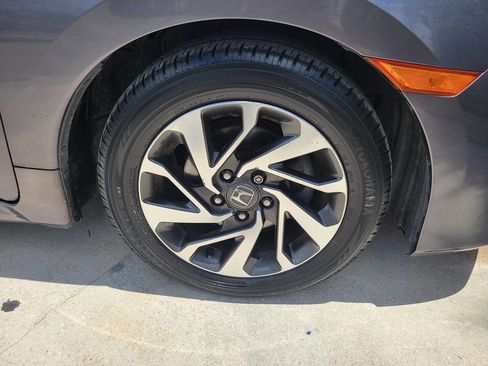 Used 2017 Honda Civic EX image 14