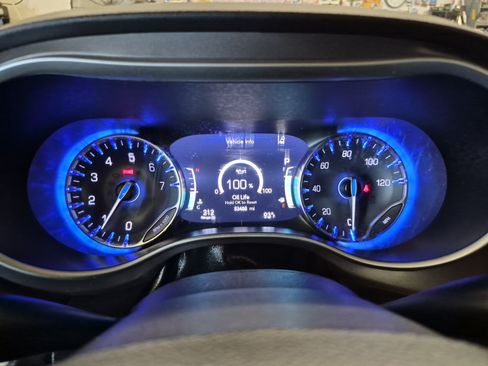 Used 2025 Chrysler Pacifica Select FWD image 22