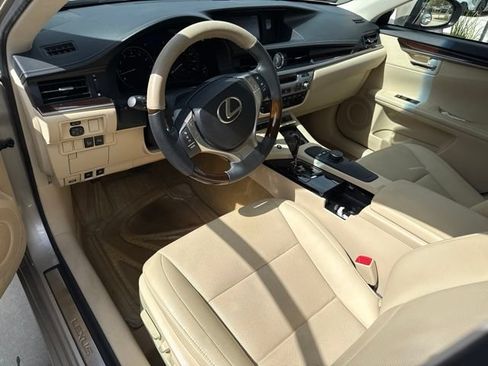 Used 2014 Lexus ES 350 w/ Premium Package FWD image 7