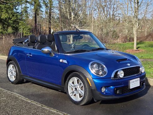 Used 2014 MINI Cooper S image 1