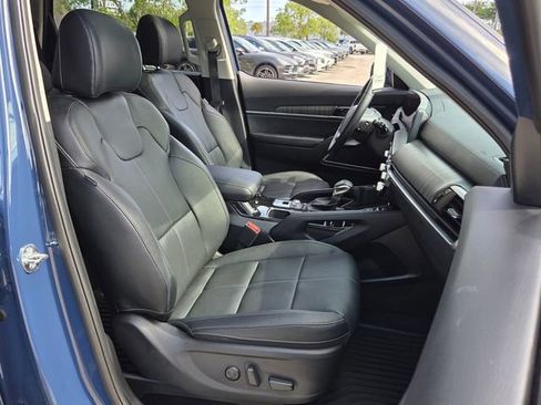 Used 2025 Kia Telluride SX w/ SX Captain's Chair Package FWD image 23