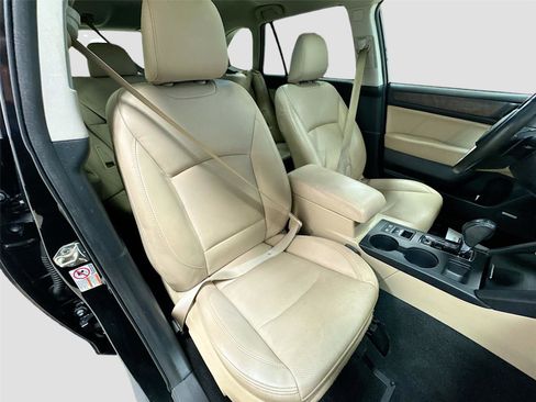 Used 2018 Subaru Outback 3.6R Limited image 29