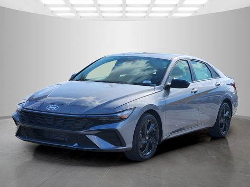 New 2026 Hyundai Elantra Sport image 3