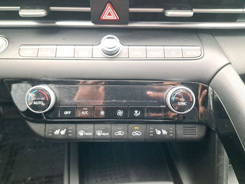 Used 2023 Hyundai Elantra Limited image 23