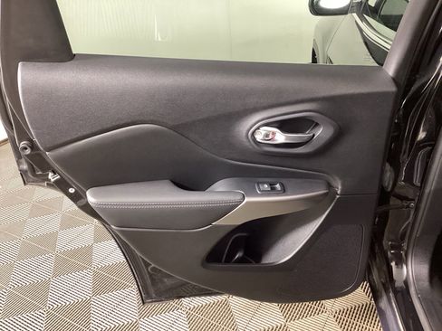 Used 2022 Jeep Cherokee Limited w/ Elite Package image 13