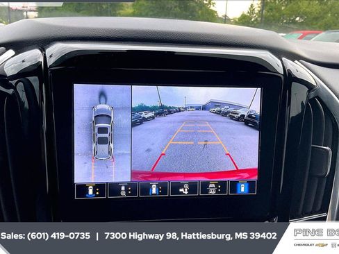Used 2023 Chevrolet Traverse High Country w/ LPO, 'HIT The Road' Package FWD image 17