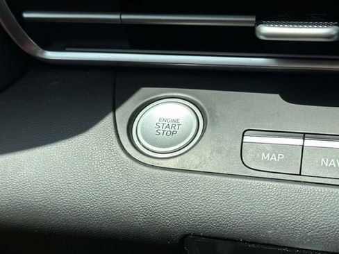 Used 2024 Hyundai Elantra Limited FWD image 10