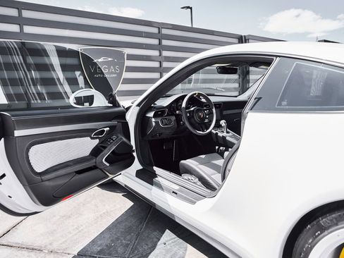 Used 2018 Porsche 911 GT3 RWD image 28