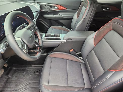 Used 2025 Chevrolet Equinox EV RS FWD image 17