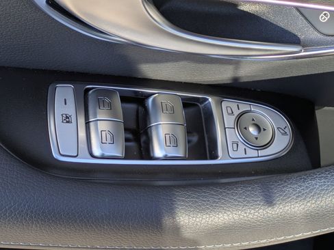 Used 2022 Mercedes-Benz E 350 Sedan image 20