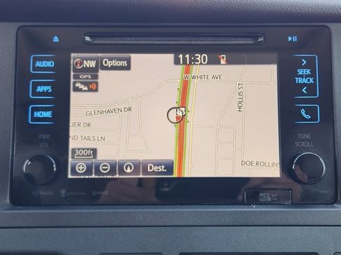 Used 2017 Toyota Sienna XLE Premium image 16