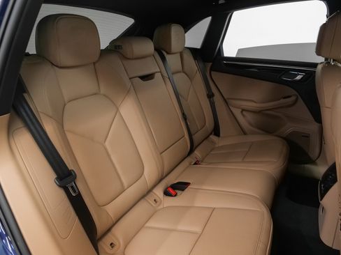 Certified 2025 Porsche Macan image 21