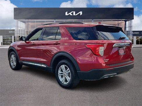 Used 2020 Ford Explorer XLT w/ Equipment Group 202A image 4