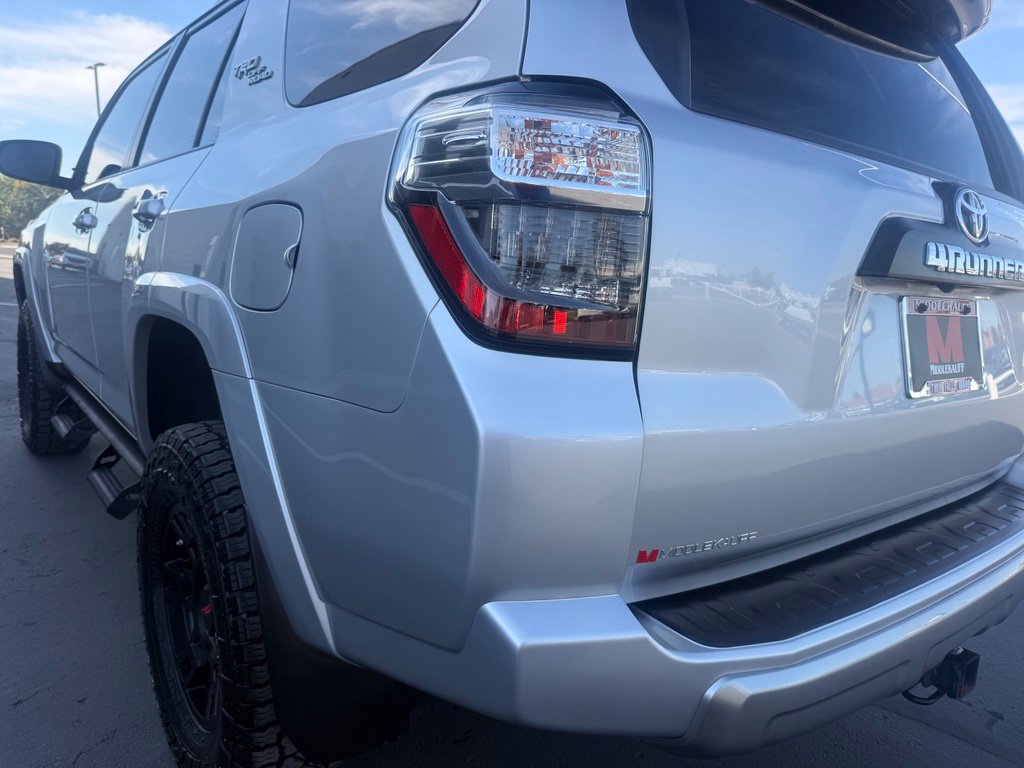 Used 2021 Toyota 4Runner TRD Off-Road Premium w/ Moonroof Package AWD/4WD image 12