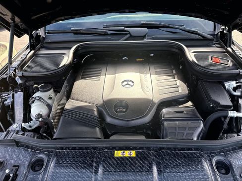 Used 2024 Mercedes-Benz GLE 450 4MATIC w/ Driver Assistance Package image 32