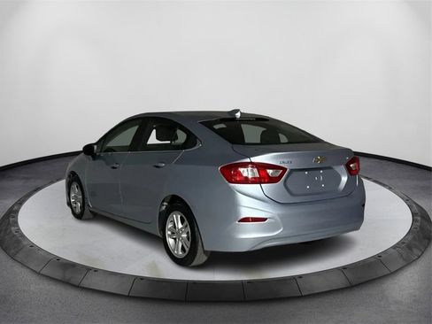 Used 2017 Chevrolet Cruze LT w/ Convenience Package image 7