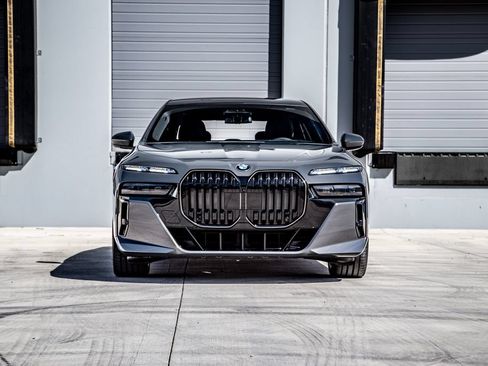 New 2026 BMW 760i xDrive w/ Executive Package AWD/4WD image 13