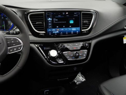 New 2026 Chrysler Pacifica Select image 20