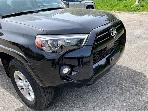 Used 2024 Toyota 4Runner SR5 AWD/4WD image 8