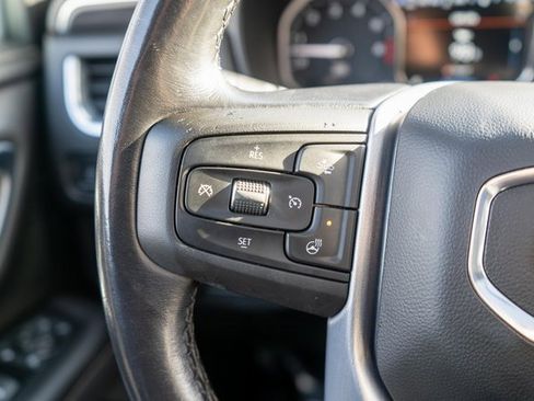 Used 2021 GMC Yukon SLT w/ SLT Premium Package image 28