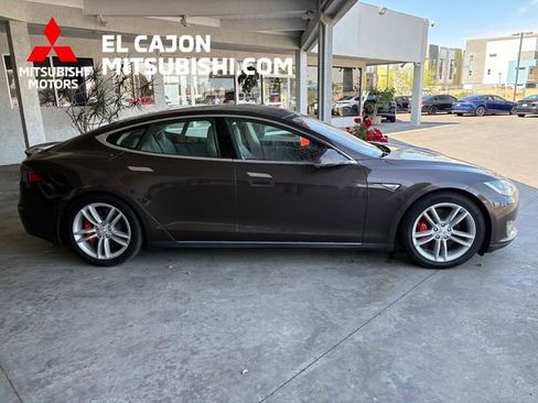 Used 2014 Tesla Model S P85 image 2