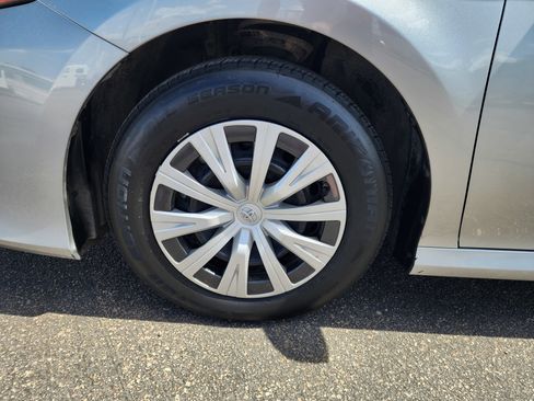 Used 2023 Toyota Camry LE image 9