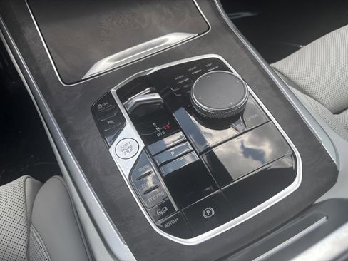 Used 2026 BMW X5 xDrive40i w/ M Sport Package image 13