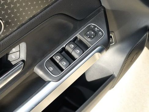 Used 2024 Mercedes-Benz GLB 250 image 29