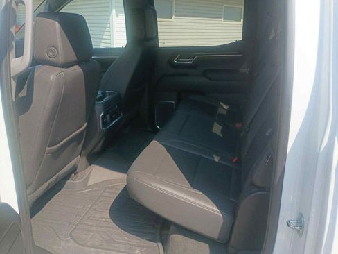 Used 2023 GMC Sierra 1500 SLT image 15
