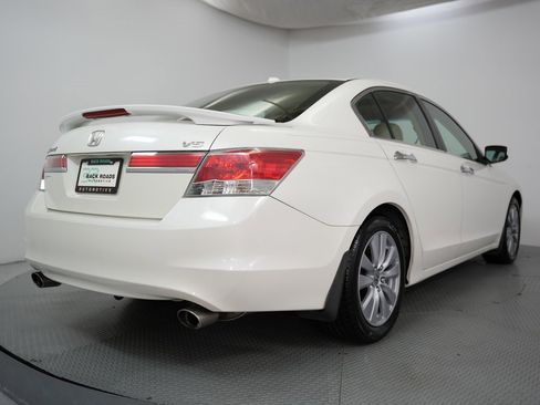 Used 2011 Honda Accord EX-L image 10
