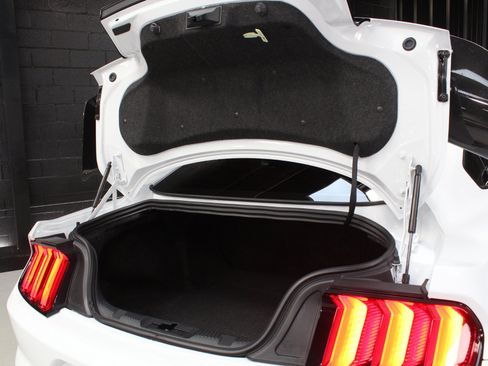Used 2021 Ford Mustang Shelby GT500 w/ Carbon Fiber Track Pack RWD image 88