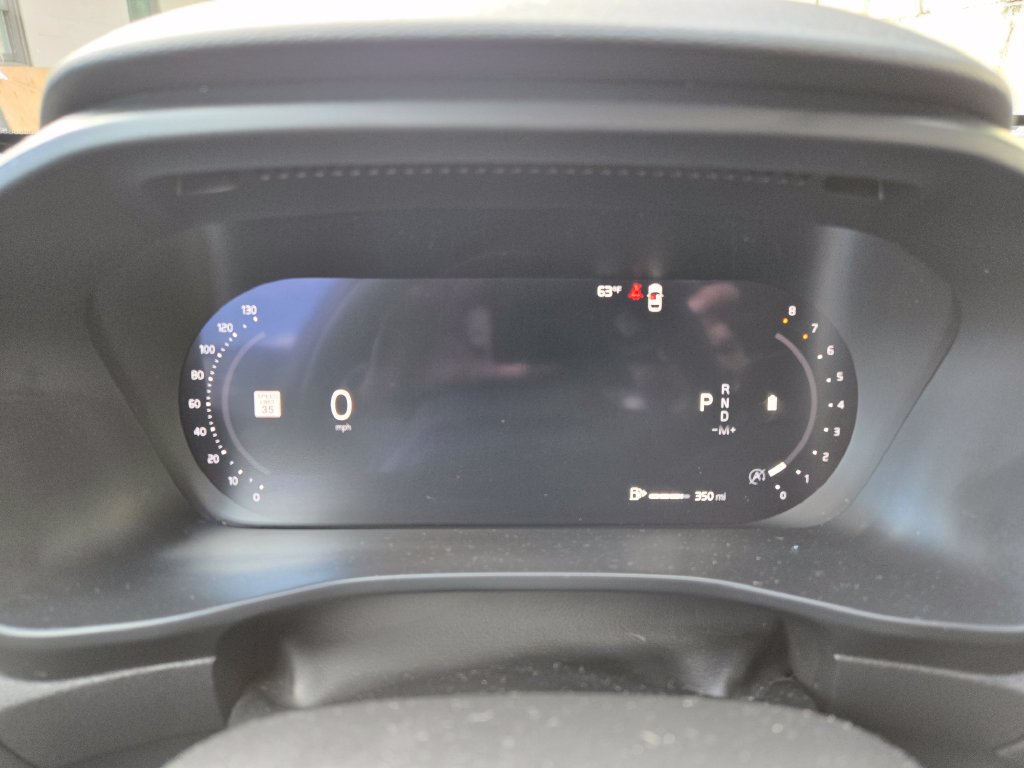 Used 2024 Volvo XC40 B5 Plus w/ Protection Package Premier AWD/4WD image 18