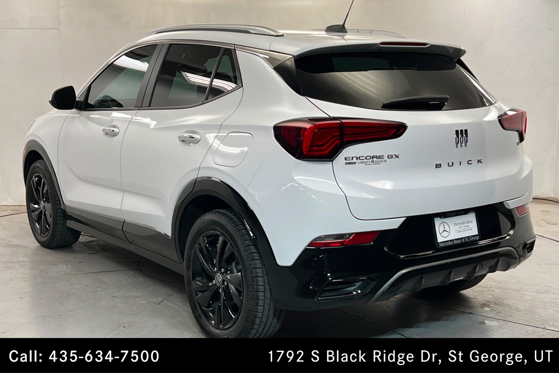 Used 2024 Buick Encore GX Sport Touring w/ Comfort Package AWD/4WD image 3
