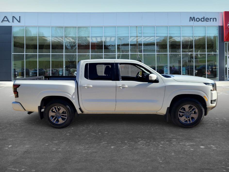Certified 2025 Nissan Frontier SV w/ SV Convenience Package RWD image 4