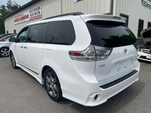 Used 2015 Toyota Sienna SE FWD image 6