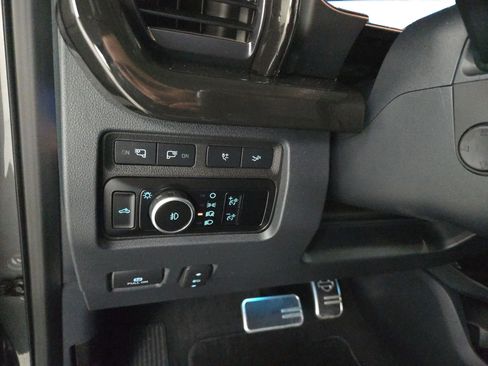 Used 2023 Ford F250 Lariat w/ Lariat Ultimate Package image 19