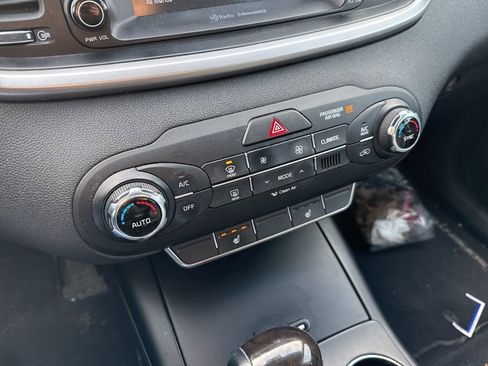 Used 2017 Kia Sorento LX w/ LX V6 Convenience Package image 12